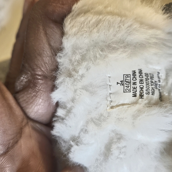 Old Navy High top sneakers with fur trim (7) - Picture 5 of 8